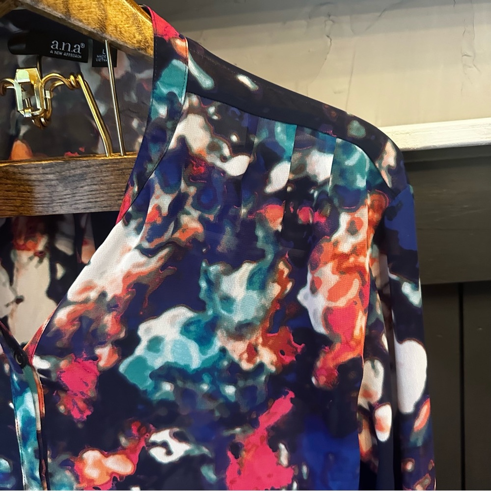 A.N.A. Multi Color Abstract Tunic Blouse Size Large - Picture 8 of 13
